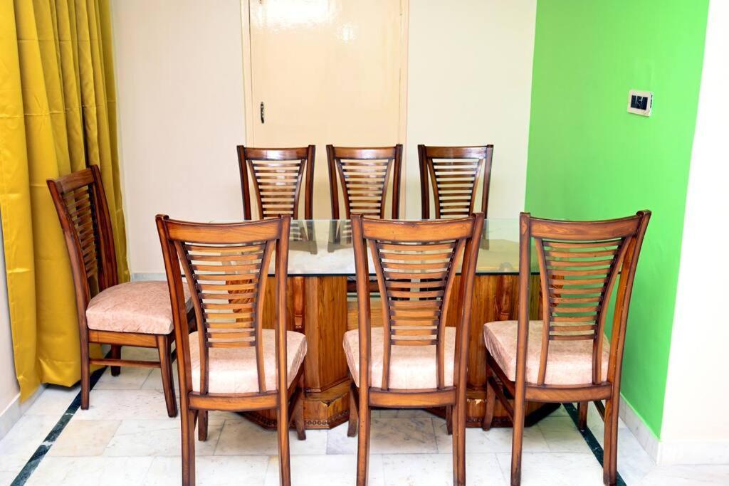 Krishna Home-stays Apartment *